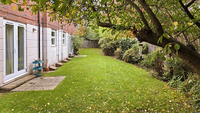 2 Bedroom Flat To Rent In Stride Close, Chichester, PO19