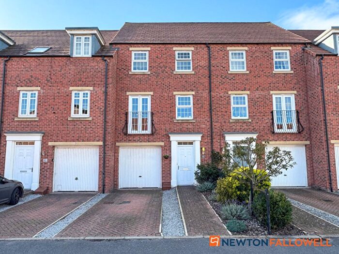 4 Bedroom Town House For Sale In River View, Trent Lane, Newark, NG24