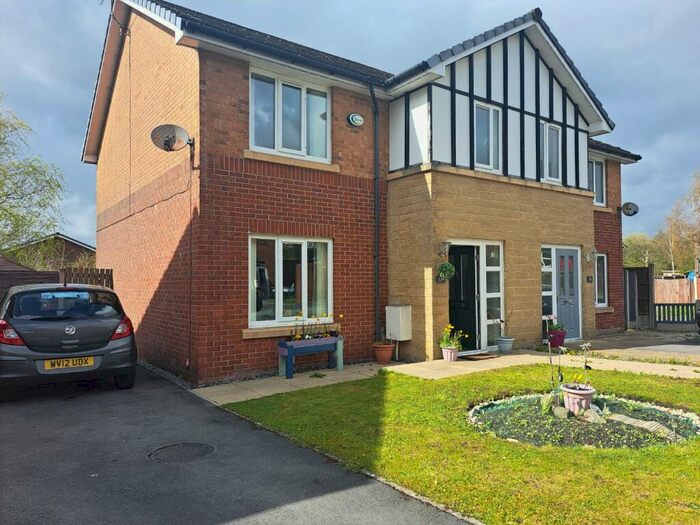 3 Bedroom House To Rent In Winslow Avenue, Mottram, SK14