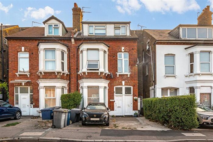 1 Bedroom Flat For Sale In Claremont Road, Cricklewood, NW2