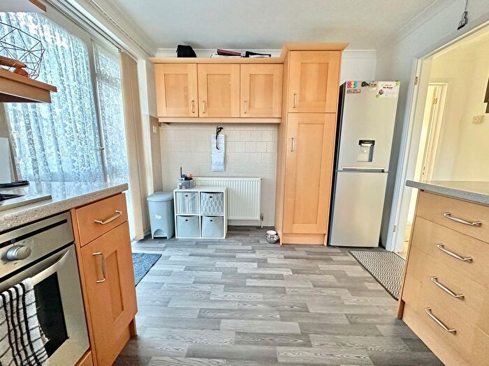 2 Bedroom Detached Bungalow For Sale In Hurstwood Close, Bexhill-On-Sea, TN40