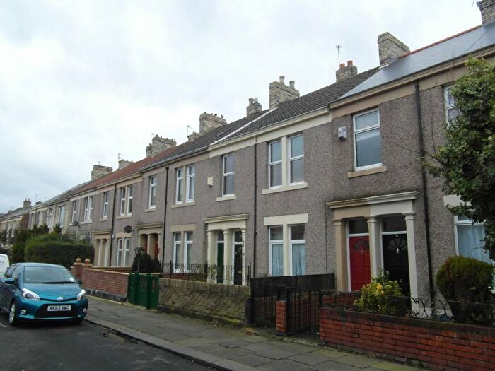 2 Bedroom Flat To Rent In Princes Street, North Shields, Tyne & Wear, NE30