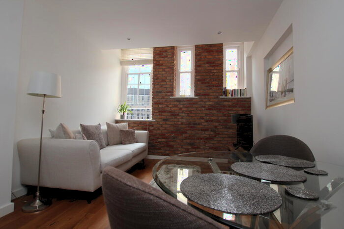 2 Bedroom Apartment To Rent In Hounds Gate Court, Nottingham, NG1