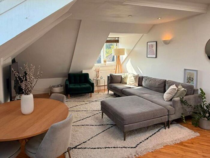 2 Bedroom Maisonette To Rent In York Road, Woking, GU22