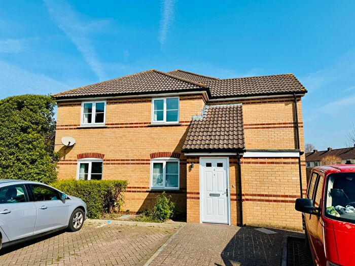 2 Bedroom Maisonette To Rent In Eastleigh Road, Taunton, TA1