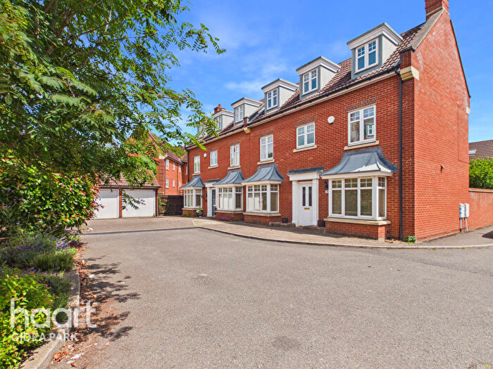 4 Bedroom Semi Detached House For Sale In Oxford Close, Academy Fields Estate, Gidea Park, RM2