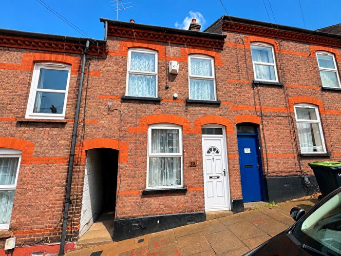 2 Bedroom Terraced House For Sale In May Street, Luton, LU1