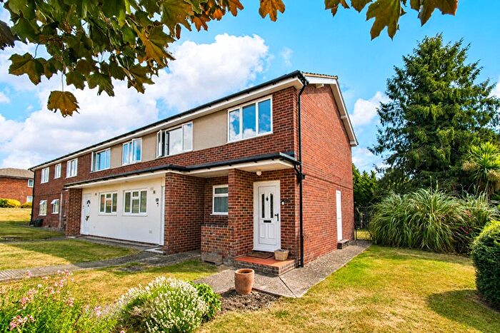 3 Bedroom Maisonette For Sale In Wyndham Road, Newbury, Berkshire, RG14