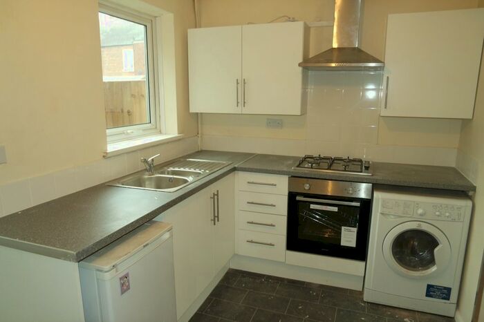2 Bedroom Terraced House To Rent In Bunting Street, Dunkirk, NG7