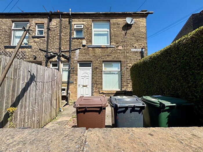 1 Bedroom End Of Terrace House For Sale In Victoria Street, Queensbury, Bradford, BD13