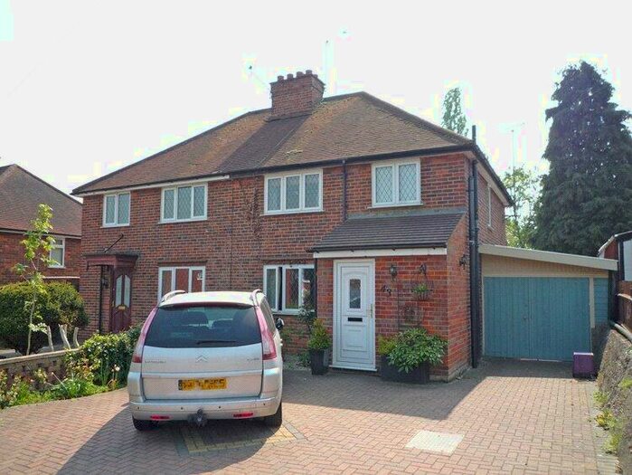 3 Bedroom Semi-Detached House To Rent In Harrow Lane, Maidenhead, Berkshire, SL6
