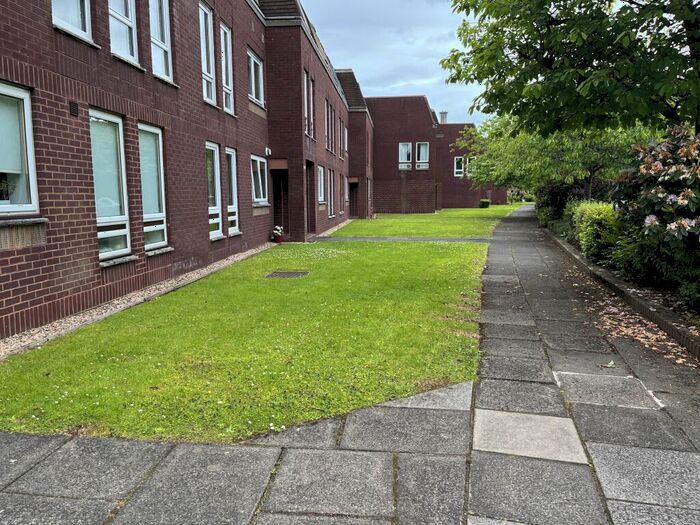 2 Bedroom Apartment To Rent In Clarence Gardens, Hyndland, G11