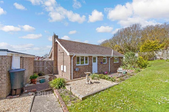 3 Bedroom Detached Bungalow For Sale In Collards Close, Freshwater, Isle Of Wight, PO40