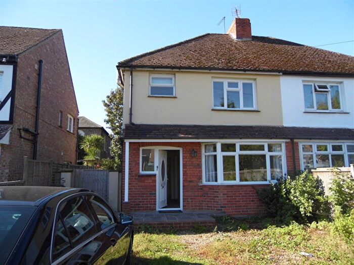 3 Bedroom Semi-Detached House To Rent In St Pauls Road, Chichester, PO19