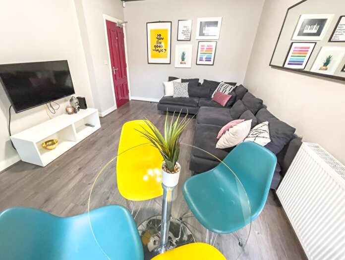 1 Bedroom House To Rent In Gilroy Road, L6