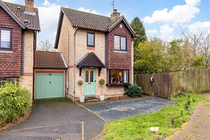2 Bedroom Detached House For Sale In Alfred Close, Worth, RH10