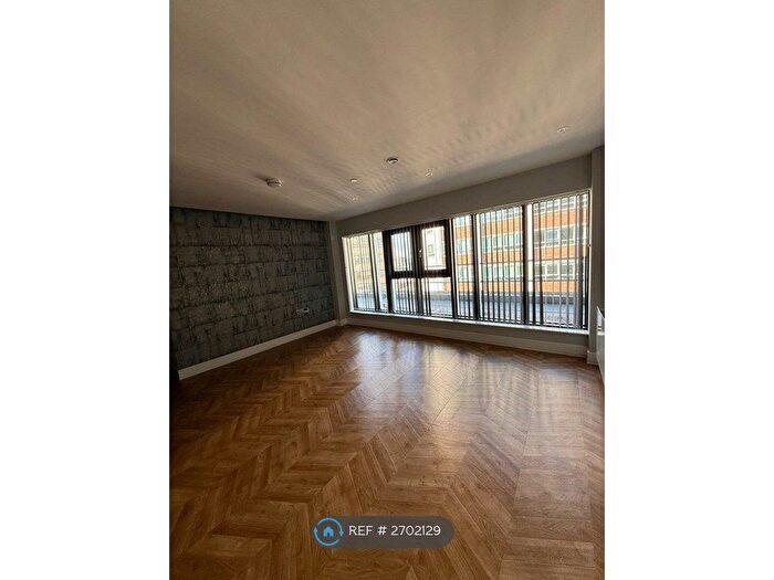 2 Bedroom Flat To Rent In Beaufort House, Birmingham, B3