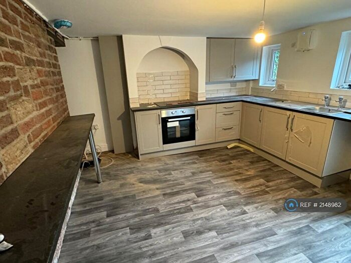 3 Bedroom Semi-Detached House To Rent In Manchester Road, Stocksbridge, Sheffield, S36