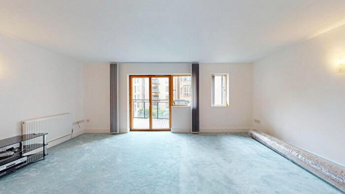 3 Bedroom Flat To Rent In Harrowby Street, London, W1H