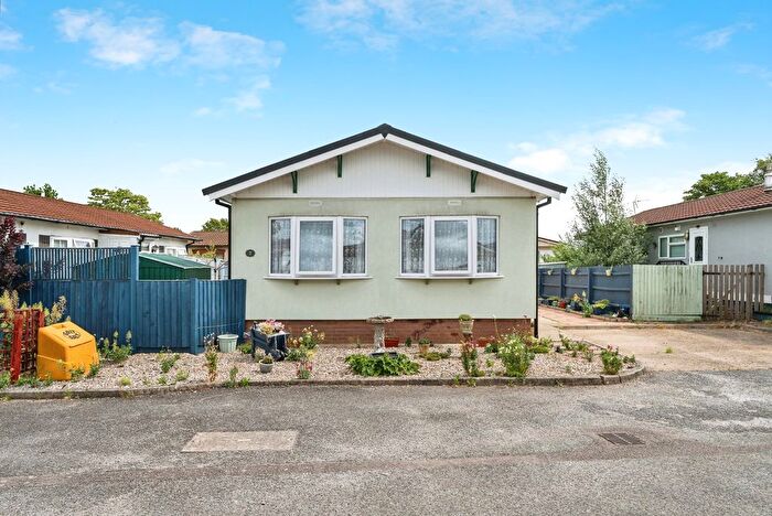 3 Bedroom Mobile/park Home For Sale In Evensford Walk, Bedwell Park, Witchford, Ely, CB6