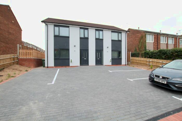 3 Bedroom Semi-Detached House To Rent In Hinckley Road, Walsgrave On Sowe, Coventry, CV2