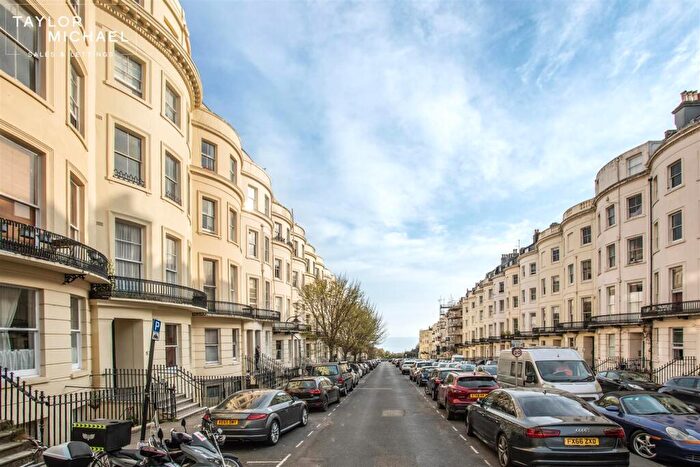 2 Bedroom Flat To Rent In Brunswick Place, Hove, BN3