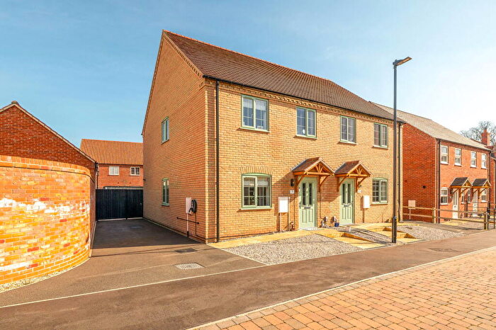 3 Bedroom Semi-Detached House For Sale In The Willows, The Parklands, Sudbrooke, Lincoln, LN2