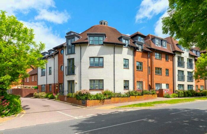 2 Bedroom Apartment To Rent In Dunkerley Court, Birds Hill, Letchworth Garden City, SG6