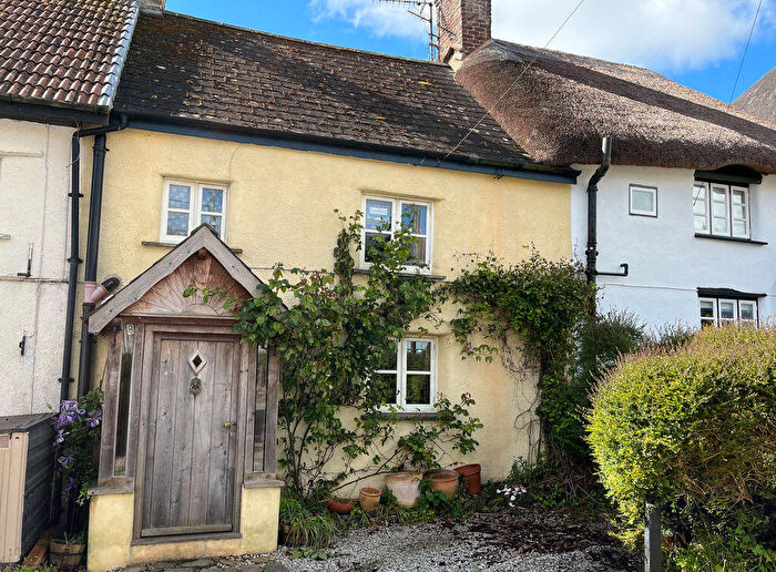 2 Bedroom Cottage For Sale In Stonelands, Crockernwell, Devon, EX6
