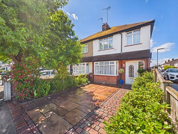 3 Bedroom Semi-Detached House For Sale In A Chesterfield Road, Ashford, Middlesex, TW15