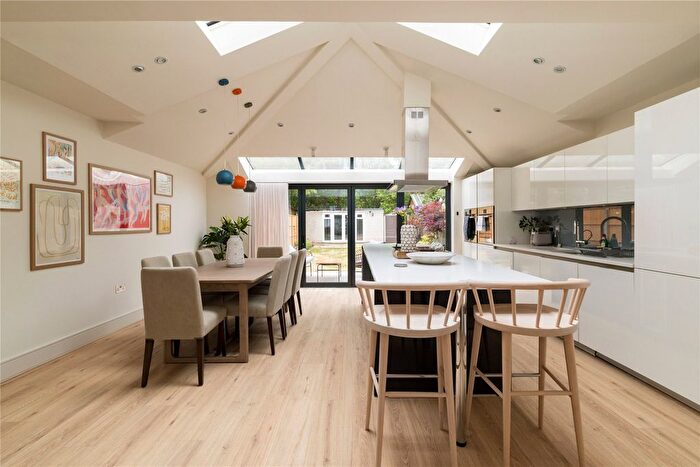 4 Bedroom End Of Terrace House To Rent In Lyndhurst Avenue, London, NW7