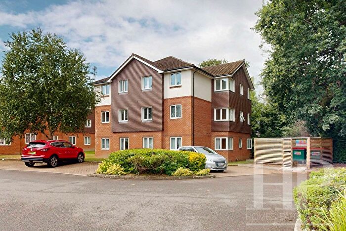 2 Bedroom Flat To Rent In Three Bridges Road, Elmcroft Court, RH10