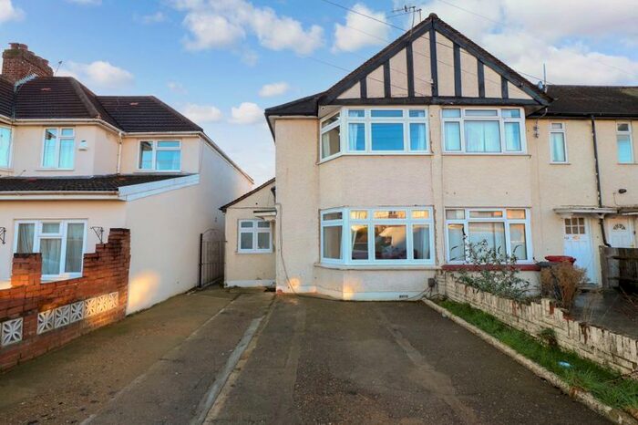 3 Bedroom Terraced House To Rent In Thurston Road, Slough, SL1