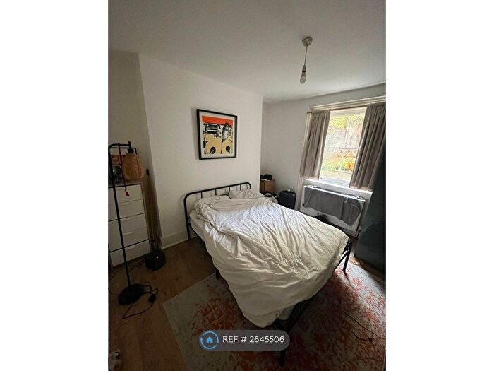 2 Bedroom Flat To Rent In Loveridge Road, London, NW6