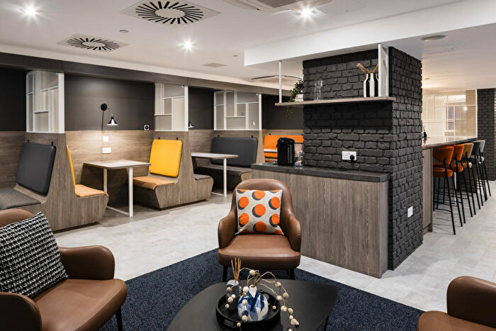 2 Bedroom Flat To Rent In Fizzy Ea B - Silvertown Way London, E16