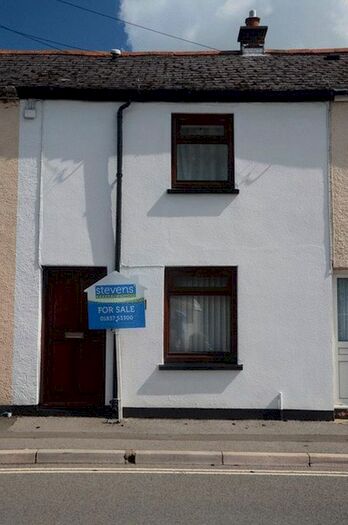 2 Bedroom Terraced House To Rent In Crediton Road, Okehampton, EX20