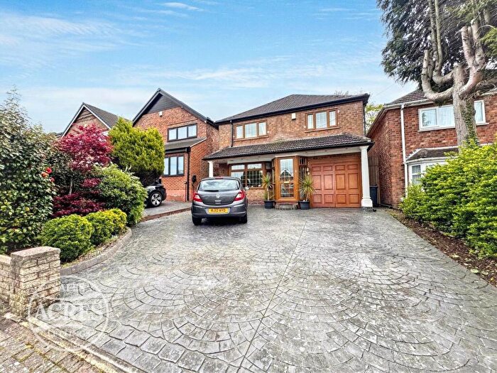 4 Bedroom Detached House For Sale In Chalcot Grove, Handsworth Wood, Birmingham, B20