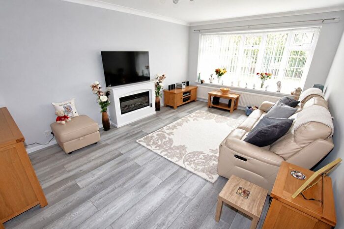 2 Bedroom Flat For Sale In Turpins Court, Clacton On Sea, CO15