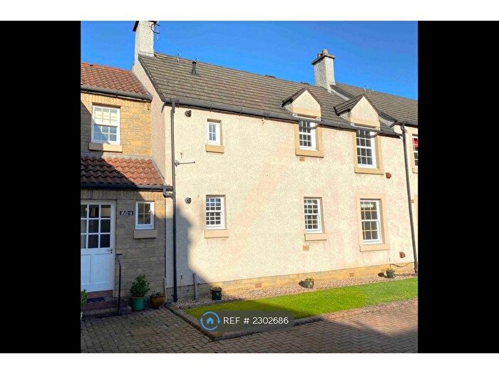 2 Bedroom Flat To Rent In Hillpark Court, Edinburgh, EH4