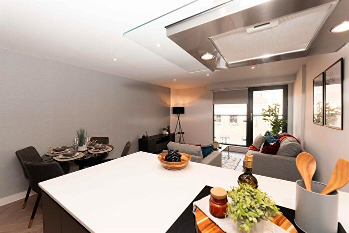 2 Bedroom Apartment To Rent In Bedroom Ground Floor Apartment In Liverpool City Centre, L1