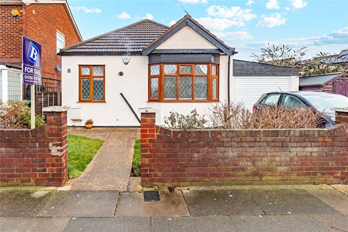 2 Bedroom Bungalow For Sale In Essex Road, Romford, RM7