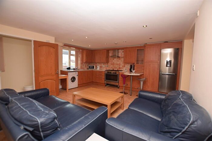 4 Bedroom Flat To Rent In Manx Road, Horfield, Bristol, BS7