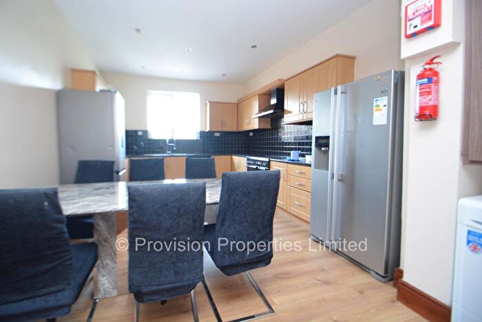 6 Bedroom Terraced House To Rent In Regent Terrace, Hyde Park, Leeds, LS6
