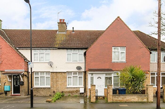 Studio To Rent In Hawthorn Gardens, South Ealing, London, W5