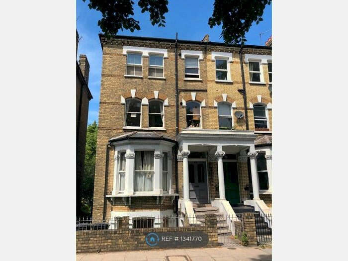2 Bedroom Flat To Rent In Richmond Road, East Twickenham, TW1