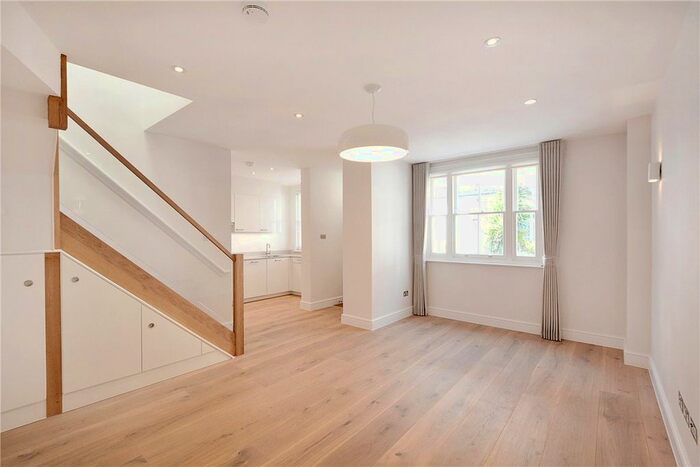 2 Bedroom Mews To Rent In Gloucester Place Mews, Marylebone, London, W1U