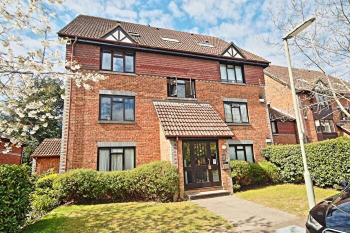 Flat To Rent In Tintagel Way, Woking, GU22