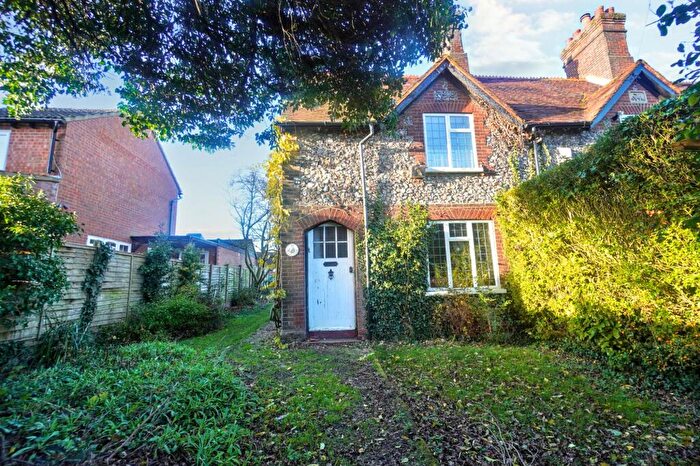 2 Bedroom End Of Terrace House For Sale In Marlow Road, High Wycombe, HP11