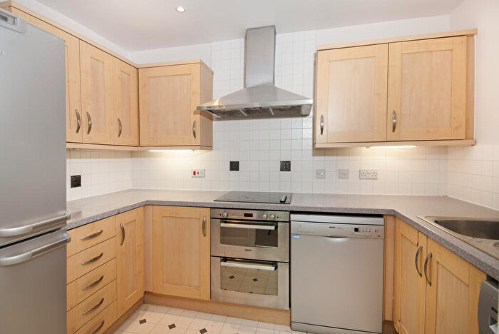 2 Bedroom Apartment To Rent In Beech Road, Headington, OX3