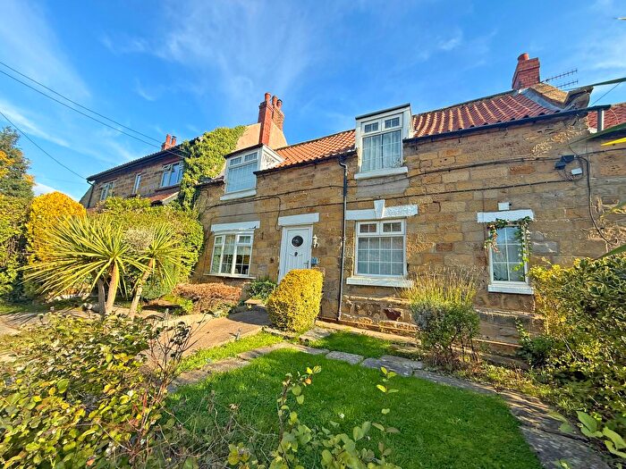 3 Bedroom Cottage For Sale In High Street, Burniston, Scarborough, YO13